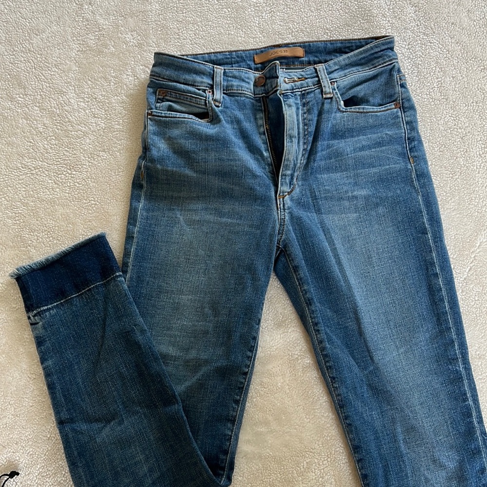 Joe’s jeans size 27 frayed skinny jeans